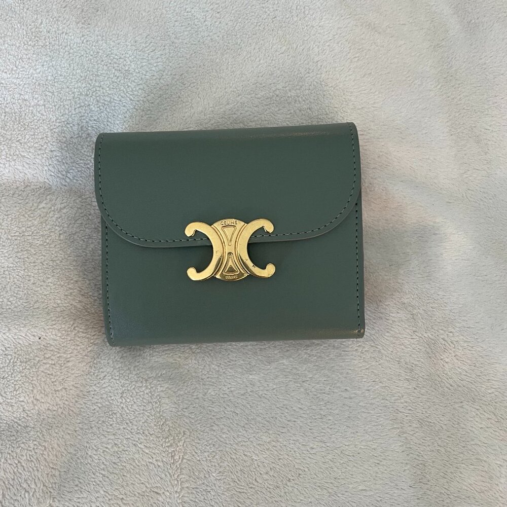 Celine small wallet triomphe in shiny calfskin in Laurel